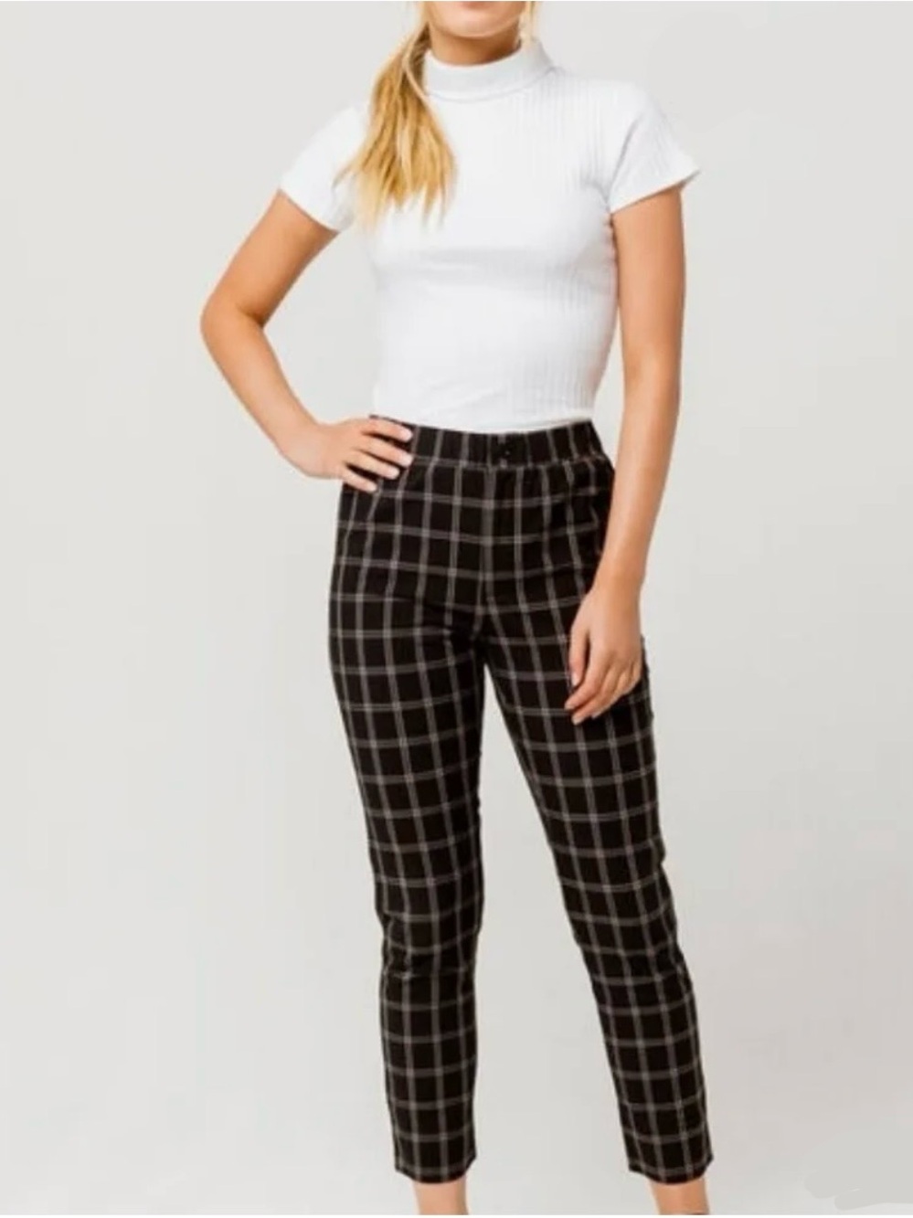 Plaid Slim Ankle Pants in Black